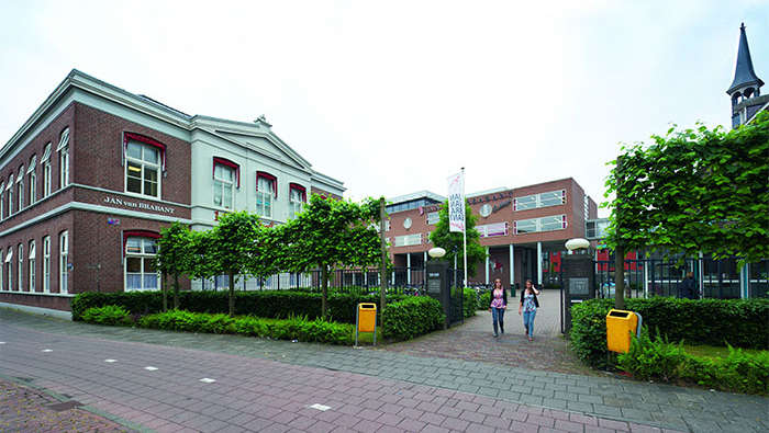 Facade of Jan van Brabant College, which utilizes Philips school light to create differing classroom lighting ambiences