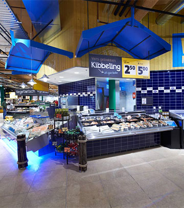 إنارة الأسماك لإظهار طزاجتها بمتجر Jumbo Foodmarkt، هولندا بواسطة Philips Lighting