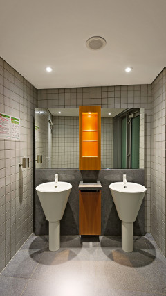  The bathrooms at Provinzial Rheinland Versicherung AG illuminated using StyliD Mini LED-integral spotlights