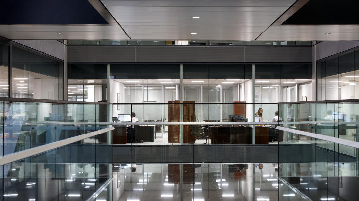 منظر خارجي لمجموعة Citi بلندن المضاءة باستخدام إضاءة المكاتب من Philips