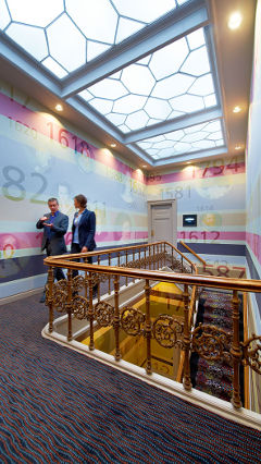 ممر بفندق Grand Sofitel، أمستردام مُنار بصورة رائعة بعد تجديد الإضاءات بواسطة Philips 