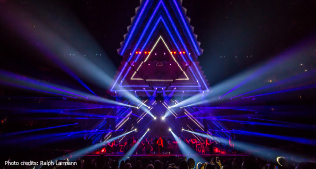 /content/dam/b2b-li/en_AA/products/special-lighting/entertainment/onstage/hall-of-fame/justin-timberlNick-Whitehouse-interview-Justin-Timberlake-20-20-experience_beam-effects