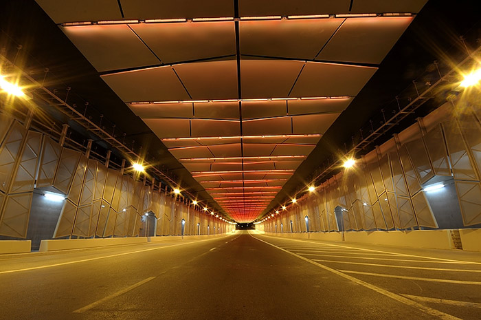 Lumasense and Philips create a great ambience at Midfield tunnel while increasing safety for the drivers